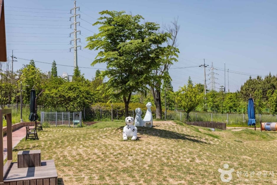진주휴게소 반려견 놀이터 (남해선 부산방향) 사진 4